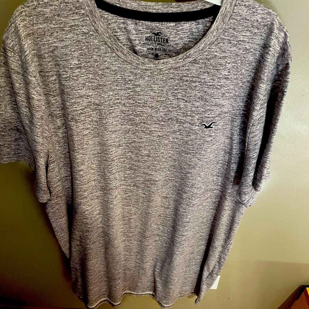 Men’s Hollister Crew Neck Tee